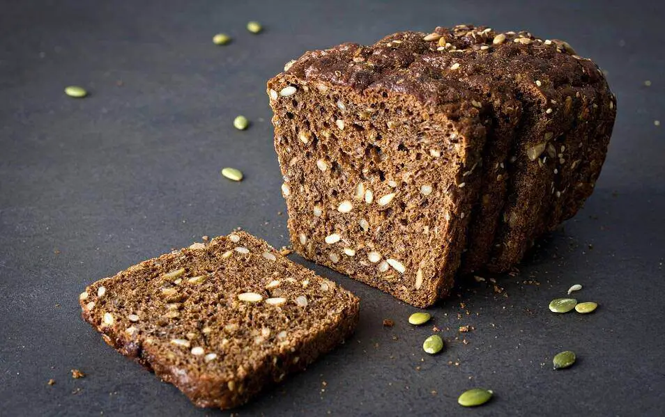 rye bread with seeds vegan