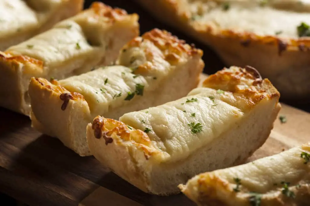 how to make garlic cheese bread